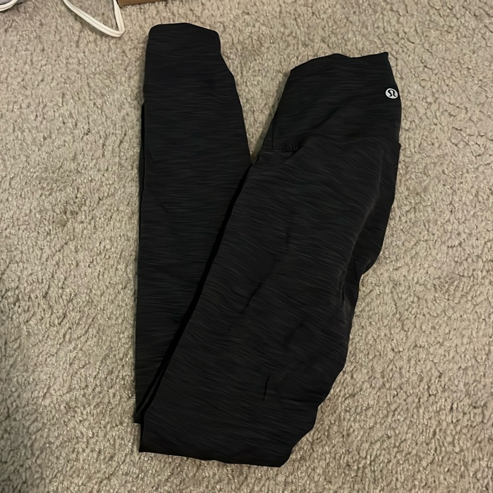 Black printed 25inch leggings Lululemon size 0